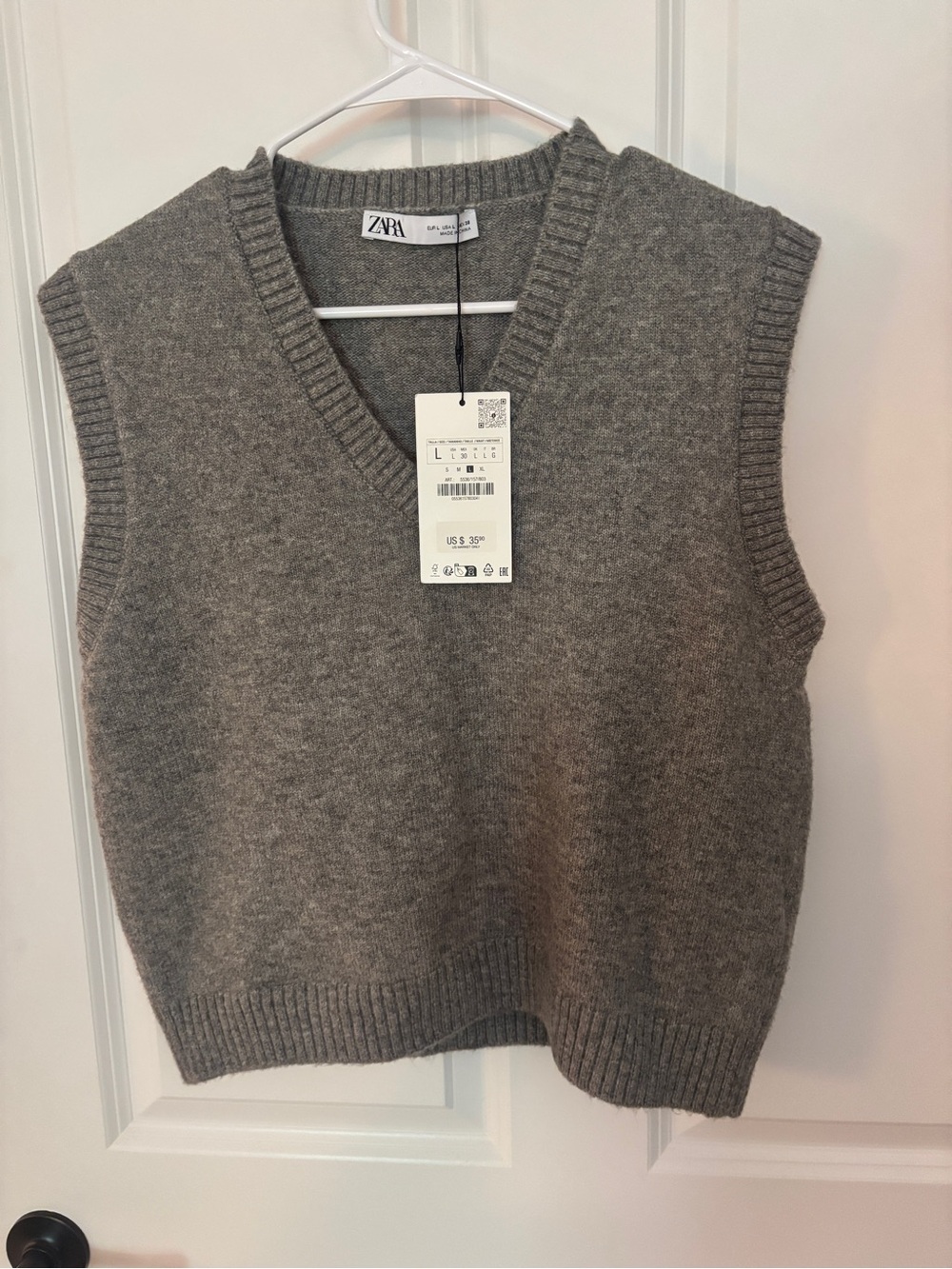 Zara Women's Gray V-Neck Knit Sweater Vest - Soft Heather
